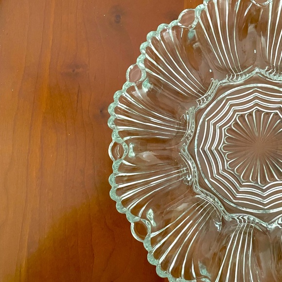 Vintage Anchor Hocking Clear Glass Deviled Egg Dish - LIKE NEW! - Picture 4 of 7